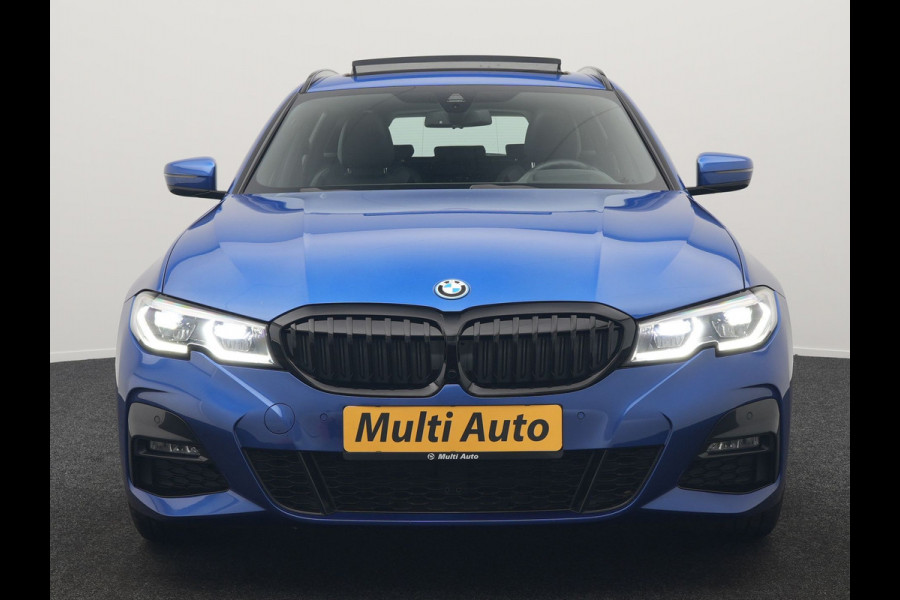 BMW 3 Serie Touring 330e M Sport Plug In Hybrid 293pk Dealer O.H. PHEV | Panodak | Head Up | Laser LED | Adaptief Onderstel | Camera | Alcantara Sportstoelen Memory & Verwarmd | Sfeerverlichting | Apple Carplay | Keyless | Blis | 19"L.M | Virtual | DAB |