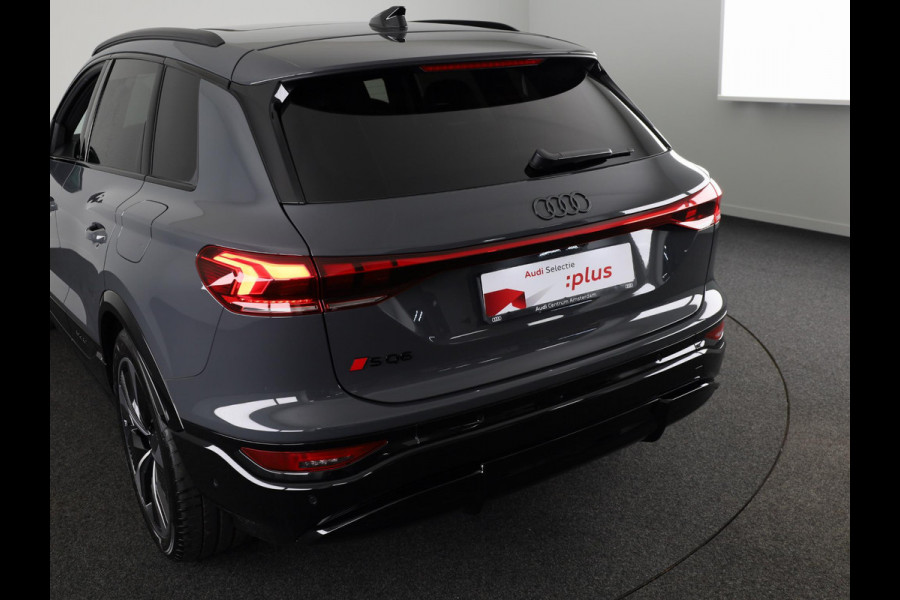 Audi SQ6 e-tron quattro 100 kWh 490pk | komt eind februari binnen | Panoramadak | B&O Audio | Electrisch verstelbare voorstoelen + geheugen bestuurderstoel | MMI Experience Pro