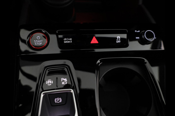 Audi SQ6 e-tron quattro 100 kWh 490pk | komt eind februari binnen | Panoramadak | B&O Audio | Electrisch verstelbare voorstoelen + geheugen bestuurderstoel | MMI Experience Pro
