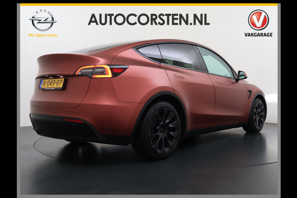 Tesla Model Y Long Range AWD 514pk 75kWh Ivoor 20"Lmv Leer Panodak Warmtepomp Matrix-LED Autopilot Elektr.Stuur+Stoel+Verwarmd Navi Ecc Premiu Camera's Elektr.AchterKlep Parkeer Assistent Sentry-Mode Privacyglas Bluetooth Dodehoek detector Connected services Origineel Nederlandse Auto Batterij en Motorgarantie tot 23-12-2029/192.000km