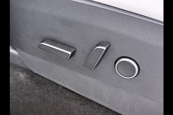 Tesla Model Y Long Range AWD 514pk 75kWh Ivoor 20"Lmv Leer Panodak Warmtepomp Matrix-LED Autopilot Elektr.Stuur+Stoel+Verwarmd Navi Ecc Premiu Camera's Elektr.AchterKlep Parkeer Assistent Sentry-Mode Privacyglas Bluetooth Dodehoek detector Connected services Origineel Nederlandse Auto Batterij en Motorgarantie tot 23-12-2029/192.000km