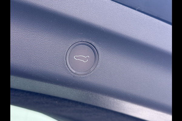 Tesla Model Y Long Range AWD 514pk 75kWh Ivoor 20"Lmv Leer Panodak Warmtepomp Matrix-LED Autopilot Elektr.Stuur+Stoel+Verwarmd Navi Ecc Premiu Camera's Elektr.AchterKlep Parkeer Assistent Sentry-Mode Privacyglas Bluetooth Dodehoek detector Connected services Origineel Nederlandse Auto Batterij en Motorgarantie tot 23-12-2029/192.000km