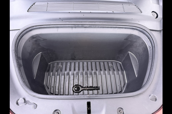 Tesla Model Y Long Range AWD 514pk 75kWh Ivoor 20"Lmv Leer Panodak Warmtepomp Matrix-LED Autopilot Elektr.Stuur+Stoel+Verwarmd Navi Ecc Premiu Camera's Elektr.AchterKlep Parkeer Assistent Sentry-Mode Privacyglas Bluetooth Dodehoek detector Connected services Origineel Nederlandse Auto Batterij en Motorgarantie tot 23-12-2029/192.000km