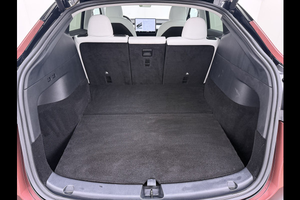 Tesla Model Y Long Range AWD 514pk 75kWh Ivoor 20"Lmv Leer Panodak Warmtepomp Matrix-LED Autopilot Elektr.Stuur+Stoel+Verwarmd Navi Ecc Premiu Camera's Elektr.AchterKlep Parkeer Assistent Sentry-Mode Privacyglas Bluetooth Dodehoek detector Connected services Origineel Nederlandse Auto Batterij en Motorgarantie tot 23-12-2029/192.000km