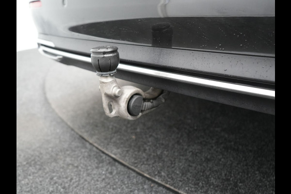 Mercedes-Benz E-Klasse Estate 300 e Luxury Line Plug In Hybrid 313pk Dealer O.H PHEV | Luchtvering | Trekhaak af Fabriek | Lederen Comfortzetels Memory | Adaptive Cruise | Burmester 4D | Digital LED | 360 Camera | Keyless | Sfeerverlichting |