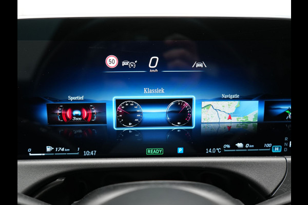 Mercedes-Benz E-Klasse Estate 300 e Luxury Line Plug In Hybrid 313pk Dealer O.H PHEV | Luchtvering | Trekhaak af Fabriek | Lederen Comfortzetels Memory | Adaptive Cruise | Burmester 4D | Digital LED | 360 Camera | Keyless | Sfeerverlichting |