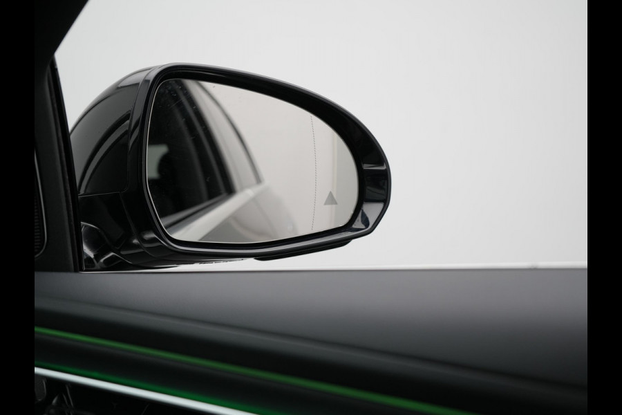 Mercedes-Benz E-Klasse Estate 300 e Luxury Line Plug In Hybrid 313pk Dealer O.H PHEV | Luchtvering | Trekhaak af Fabriek | Lederen Comfortzetels Memory | Adaptive Cruise | Burmester 4D | Digital LED | 360 Camera | Keyless | Sfeerverlichting |