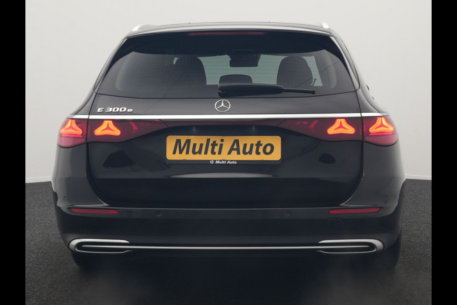 Mercedes-Benz E-Klasse Estate 300 e Luxury Line Plug In Hybrid 313pk Dealer O.H PHEV | Luchtvering | Trekhaak af Fabriek | Lederen Comfortzetels Memory | Adaptive Cruise | Burmester 4D | Digital LED | 360 Camera | Keyless | Sfeerverlichting |