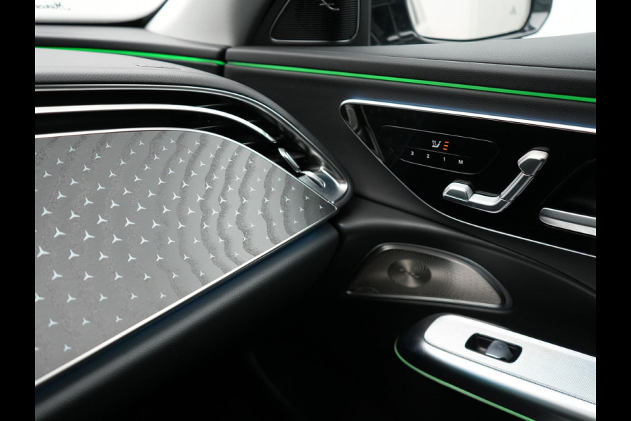 Mercedes-Benz E-Klasse Estate 300 e Luxury Line Plug In Hybrid 313pk Dealer O.H PHEV | Luchtvering | Trekhaak af Fabriek | Lederen Comfortzetels Memory | Adaptive Cruise | Burmester 4D | Digital LED | 360 Camera | Keyless | Sfeerverlichting |