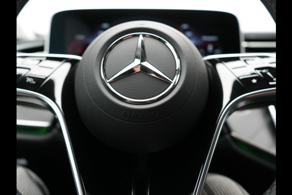 Mercedes-Benz E-Klasse Estate 300 e Luxury Line Plug In Hybrid 313pk Dealer O.H PHEV | Luchtvering | Trekhaak af Fabriek | Lederen Comfortzetels Memory | Adaptive Cruise | Burmester 4D | Digital LED | 360 Camera | Keyless | Sfeerverlichting |