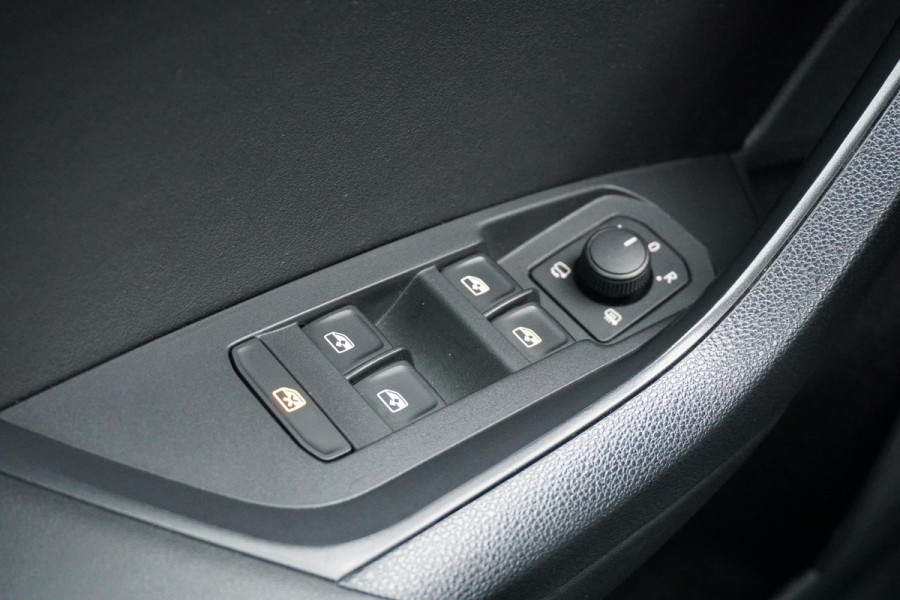 Škoda Kodiaq 1.5 TSI Business Edition + SPORTSTOELEN / CAMERA / TREKHAAK ELEKTRISCH