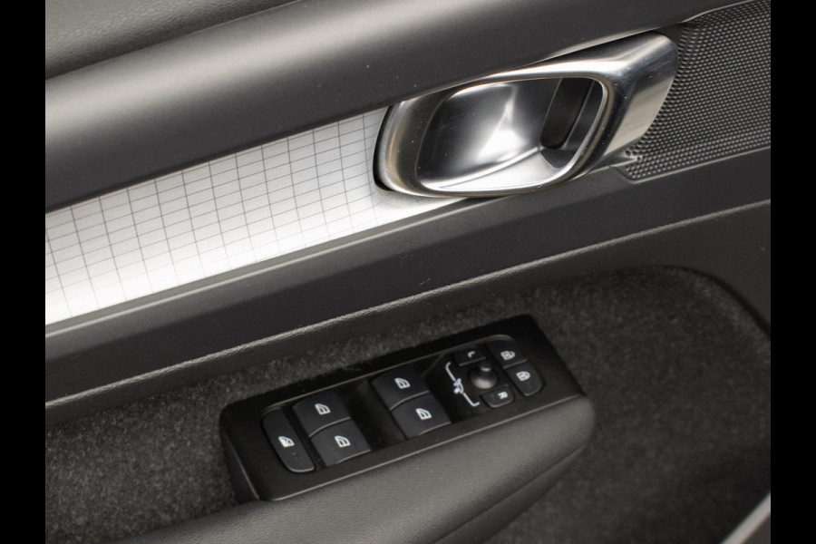 Volvo XC40 1.5 T4 Recharge Inscription Expression (APPLE CARPLAY,NAVI,LED,SPORTSTOELEN,PDC,LM VELGEN,NETTE STAAT))