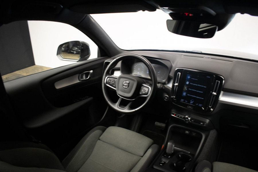 Volvo XC40 1.5 T4 Recharge Inscription Expression (APPLE CARPLAY,NAVI,LED,SPORTSTOELEN,PDC,LM VELGEN,NETTE STAAT))