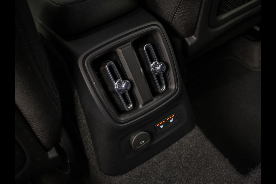 Volvo XC40 1.5 T4 Recharge Inscription Expression (APPLE CARPLAY,NAVI,LED,SPORTSTOELEN,PDC,LM VELGEN,NETTE STAAT))