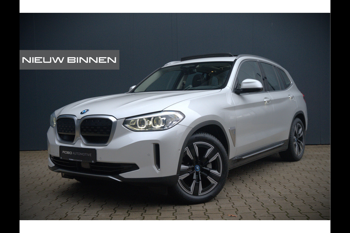 BMW iX3 Executive 80 kWh | Panoramadak | Keyless | Stoelverwarming | Camera | Adaptief Onderstel | Adaptive LED | Elektrische Stoelen | Apple Carplay | Navigatie | Ambiance Verlichting