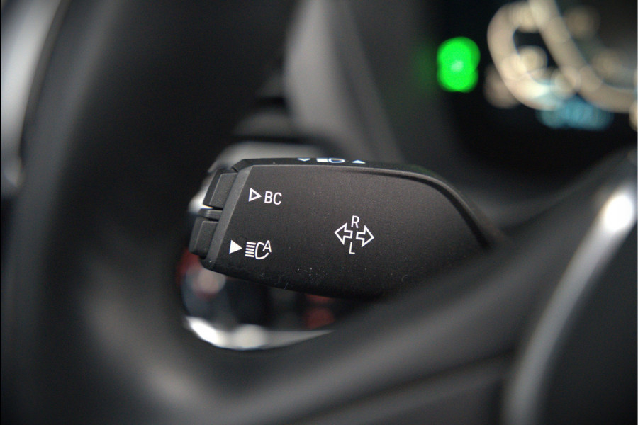 BMW iX3 Executive 80 kWh | Panoramadak | Keyless | Stoelverwarming | Camera | Adaptief Onderstel | Adaptive LED | Elektrische Stoelen | Apple Carplay | Navigatie | Ambiance Verlichting