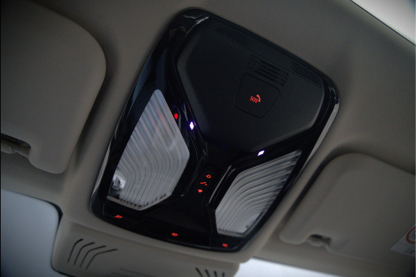 BMW iX3 Executive 80 kWh | Panoramadak | Keyless | Stoelverwarming | Camera | Adaptief Onderstel | Adaptive LED | Elektrische Stoelen | Apple Carplay | Navigatie | Ambiance Verlichting