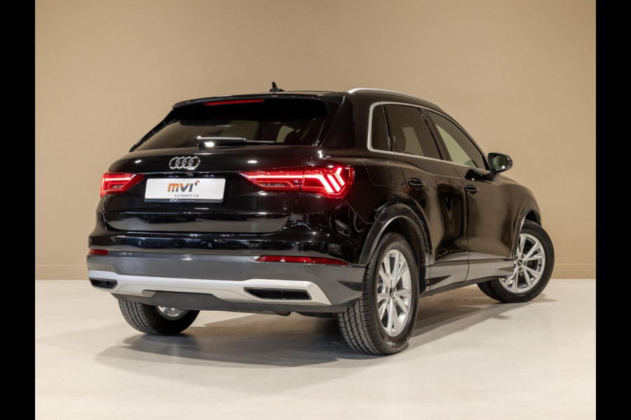 Audi Q3 35 TFSI Business Edition / 150pk / Keyless / Apple Carplay / Stoelverwarming /