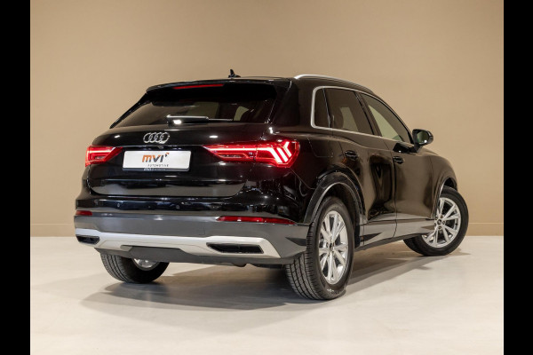 Audi Q3 35 TFSI Business Edition / 150pk / Keyless / Apple Carplay / Stoelverwarming /