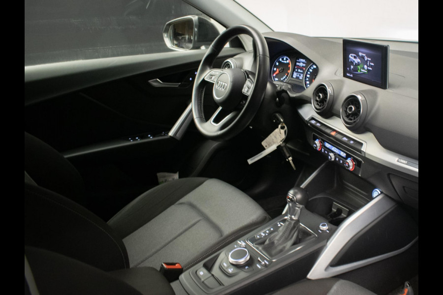 Audi Q2 35 TFSI S-Line (NAVI,LED,CAMERA,SPORTSTOELEN,CLIMATE,CRUISE,PDC,GETINT,NETTESTAAT)
