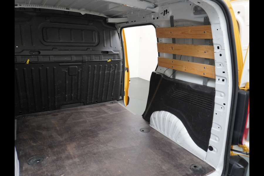 Opel Combo 1.5CDTI EURO 6 3-Persoons ECC Cruise Control Bluetooth Elektr.ramen Elektr.spiegels+Verwarmd Centr.Vergr+ab. L1H1 Edition Schuifdeur Betonplex vloer Lat om Lat betimmering Allesdragers Origineel Nederlandse Auto