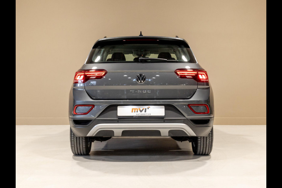 Volkswagen T-Roc 1.5 TSI Life / 150pk / Achteruitrij camera / Stoelverwarming /