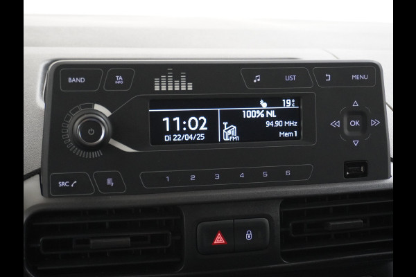 Opel Combo 1.5CDTI EURO 6 3-Persoons ECC Cruise Control Bluetooth Elektr.ramen Elektr.spiegels+Verwarmd Centr.Vergr+ab. L1H1 Edition Schuifdeur Betonplex vloer Lat om Lat betimmering Allesdragers Origineel Nederlandse Auto