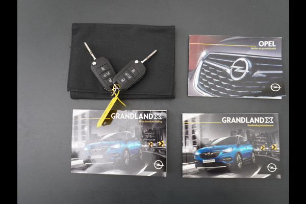 Opel Grandland X T131PK Apple Carplay Android Auto AGR-Comfortstoel Camera Navi Ecc Cruise Control Pdc DAB+ Regen-Lichtsensor Lane Assist Led Verkeersbord detectie Bluetooth Privacy Glas Lmv 17" Elegance 1e Eigenaar Origineel Nederlandse auto Euro 6