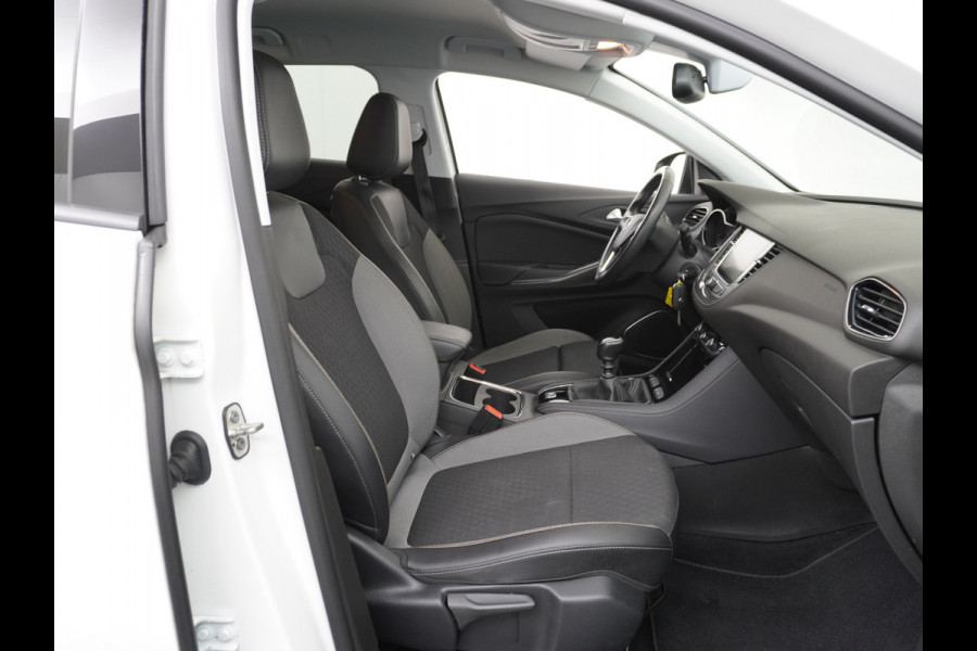 Opel Grandland X T131PK Apple Carplay Android Auto AGR-Comfortstoel Camera Navi Ecc Cruise Control Pdc DAB+ Regen-Lichtsensor Lane Assist Led Verkeersbord detectie Bluetooth Privacy Glas Lmv 17" Elegance 1e Eigenaar Origineel Nederlandse auto Euro 6