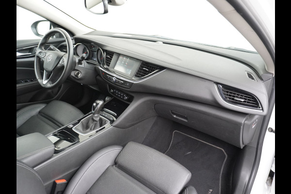 Opel Insignia Grand Sport 1.5T 165PK Leder AGR-Comfort Stoelen Camera Navi Apple Carplay Android Pdc Trekhaak LED Ecc Cruise Control Business  Regen-Lichtsensor Sensor dodehoek Verkeersbordlezer Rijstrooksensor 1e Eigenaar Origineel Nederlandse Auto