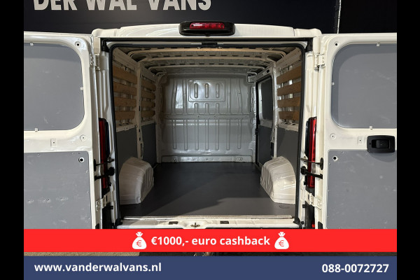 Peugeot Boxer 2.2 BlueHDi 120pk L1H1 Euro6 Airco | Camera | Navigatie | Trekhaak | Cruisecontrol Parkeersensoren, Bijrijdersbank