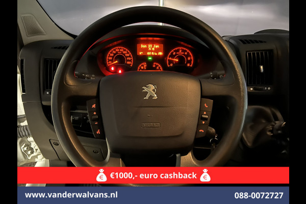 Peugeot Boxer 2.2 BlueHDi 120pk L1H1 Euro6 Airco | Camera | Navigatie | Trekhaak | Cruisecontrol Parkeersensoren, Bijrijdersbank