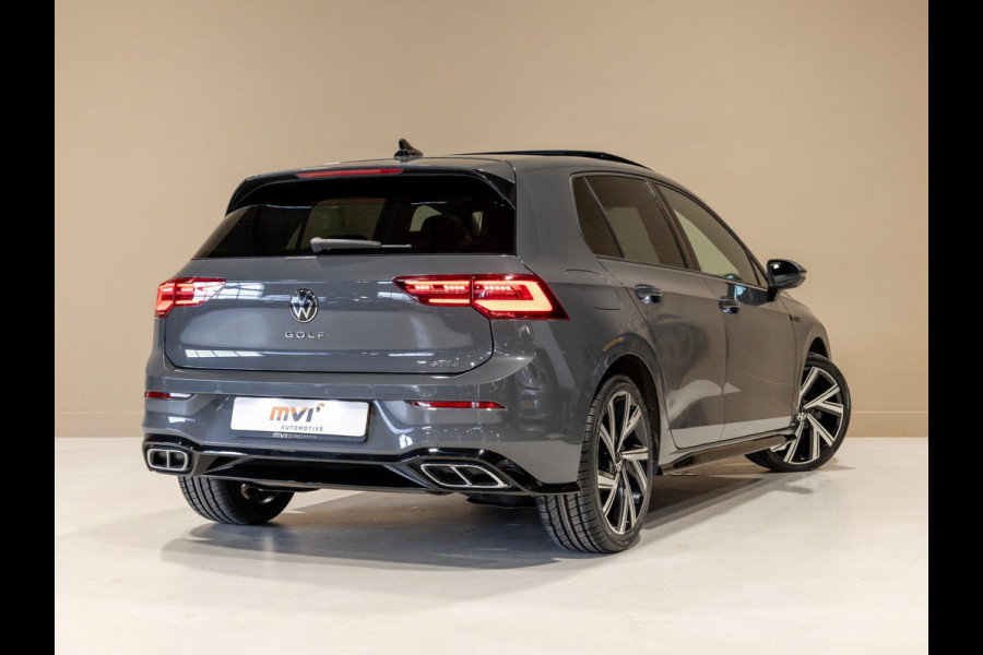 Volkswagen Golf 1.5 eTSI R-Line / 150pk / Panorama dak / Harman Kardon / Stoel en stuurverwarming /