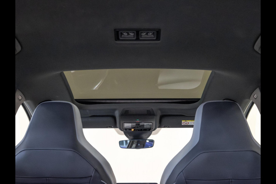 Volkswagen Golf 1.5 eTSI R-Line / 150pk / Panorama dak / Harman Kardon / Stoel en stuurverwarming /