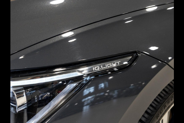 Volkswagen Golf 1.5 eTSI R-Line / 150pk / Panorama dak / Harman Kardon / Stoel en stuurverwarming /