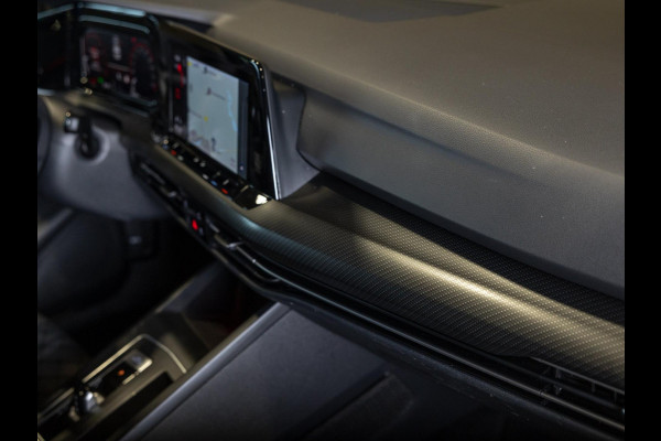 Volkswagen Golf 1.5 eTSI R-Line / 150pk / Panorama dak / Harman Kardon / Stoel en stuurverwarming /