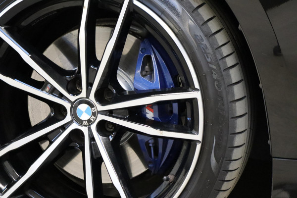 BMW 3 Serie Touring 330i High Executive M Sport Pakket Automaat / Live Cockpit Professional / Panoramadak / Driving Assistant Professional / M Sport Differentieel / Nappa Leder / Extra Getint Glas / 19 Inch / Harman Kardon / M Sport Remsysteem / Achteruitrijcamera / Stoelverwarming / Head-Up Display
