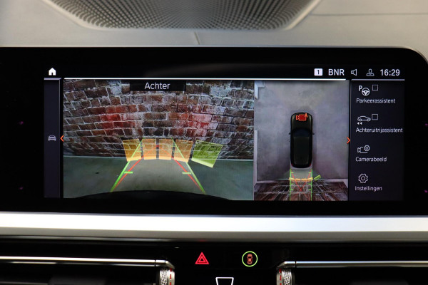 BMW 3 Serie Touring 330i High Executive M Sport Pakket Automaat / Live Cockpit Professional / Panoramadak / Driving Assistant Professional / M Sport Differentieel / Nappa Leder / Extra Getint Glas / 19 Inch / Harman Kardon / M Sport Remsysteem / Achteruitrijcamera / Stoelverwarming / Head-Up Display