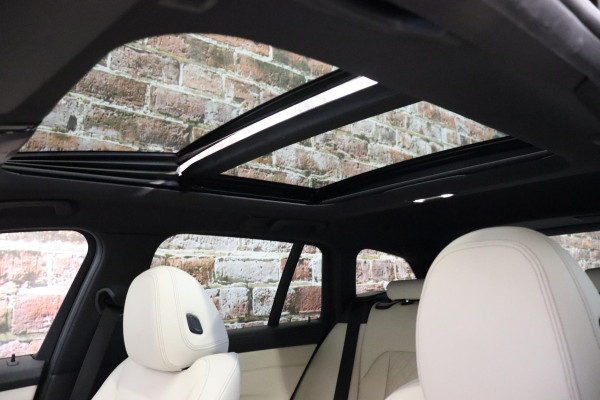 BMW 3 Serie Touring 330i High Executive M Sport Pakket Automaat / Live Cockpit Professional / Panoramadak / Driving Assistant Professional / M Sport Differentieel / Nappa Leder / Extra Getint Glas / 19 Inch / Harman Kardon / M Sport Remsysteem / Achteruitrijcamera / Stoelverwarming / Head-Up Display