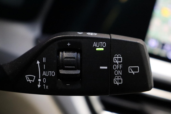 BMW 3 Serie Touring 330i High Executive M Sport Pakket Automaat / Live Cockpit Professional / Panoramadak / Driving Assistant Professional / M Sport Differentieel / Nappa Leder / Extra Getint Glas / 19 Inch / Harman Kardon / M Sport Remsysteem / Achteruitrijcamera / Stoelverwarming / Head-Up Display