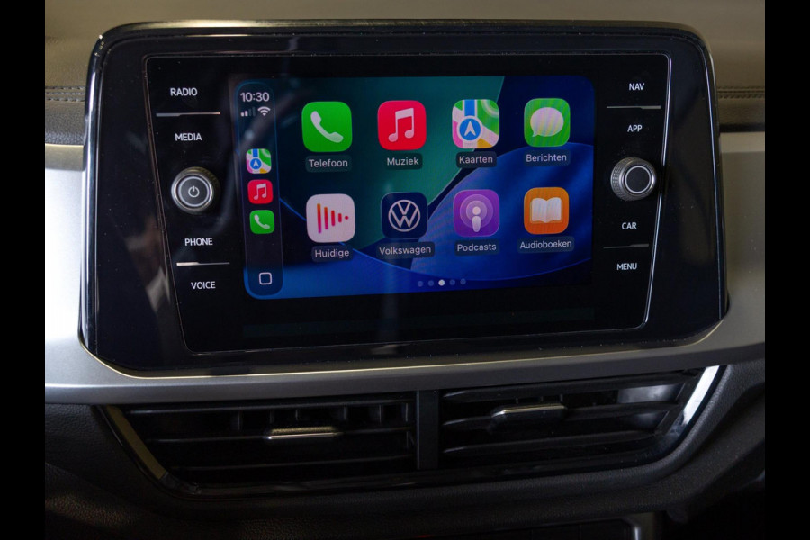 Volkswagen T-Roc 1.5 TSI Life / 150pk / Achteruitrij camera / Stoelverwarming /