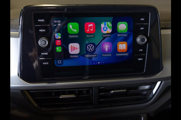 Volkswagen T-Roc 1.5 TSI Life / 150pk / Achteruitrij camera / Stoelverwarming /