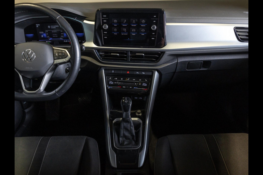 Volkswagen T-Roc 1.5 TSI Life / 150pk / Achteruitrij camera / Stoelverwarming /
