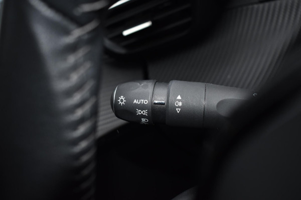 Peugeot 208 1.2 PureTech 100PK Allure Pack | Camera | Carplay | Keyless | Incl. garantie