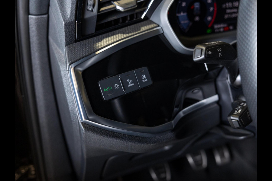 Audi Q3 35 TFSI Business Edition / 150pk / Keyless / Apple Carplay / Stoelverwarming /