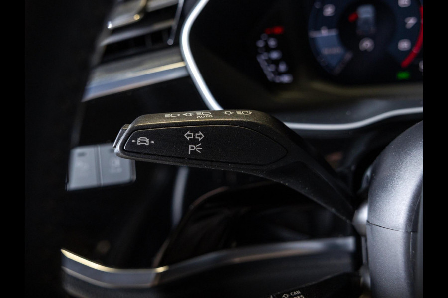 Audi Q3 35 TFSI Business Edition / 150pk / Keyless / Apple Carplay / Stoelverwarming /