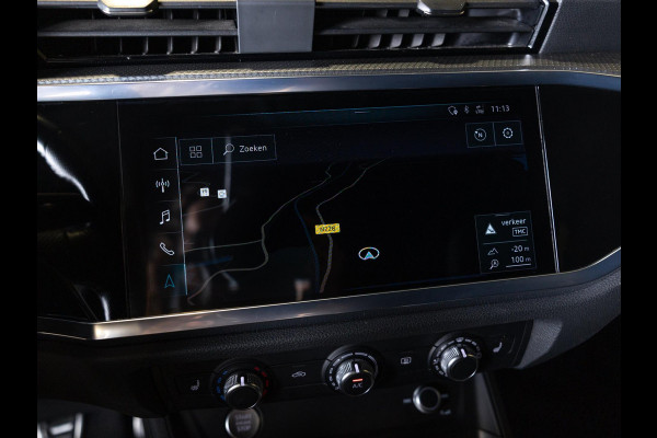 Audi Q3 35 TFSI Business Edition / 150pk / Keyless / Apple Carplay / Stoelverwarming /