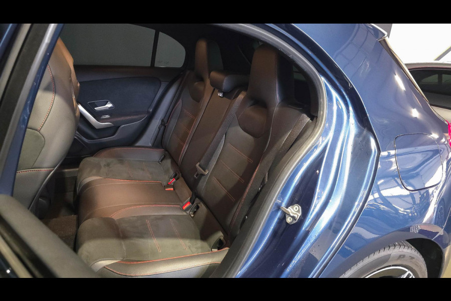 Mercedes-Benz A-Klasse 180 AMG Line | Panorama | Camera | Carplay