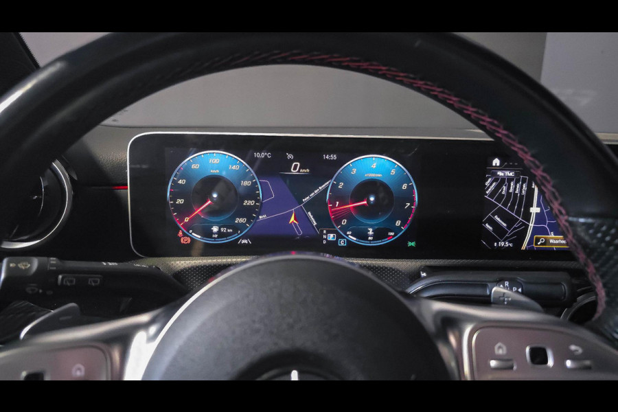 Mercedes-Benz A-Klasse 180 AMG Line | Panorama | Camera | Carplay