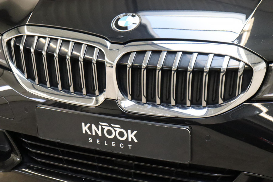 BMW 3 Serie Sedan 318i High Executive Luxury Line Automaat / Live Cockpit Professional / Sportstoelen / Hifi / Leder / Neerklapbare Achterbank / Stoelverwarming / Climate Control / 17 Inch / Sfeerverlichting / LED Chrome Line